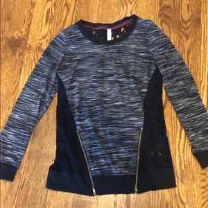 Grey sweatshirt with lace detail